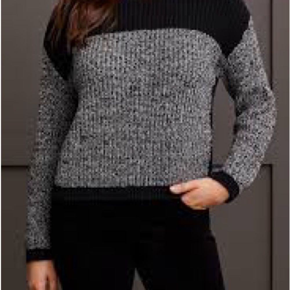 Lou & Grey Black and Gray Crew Neck Sweater